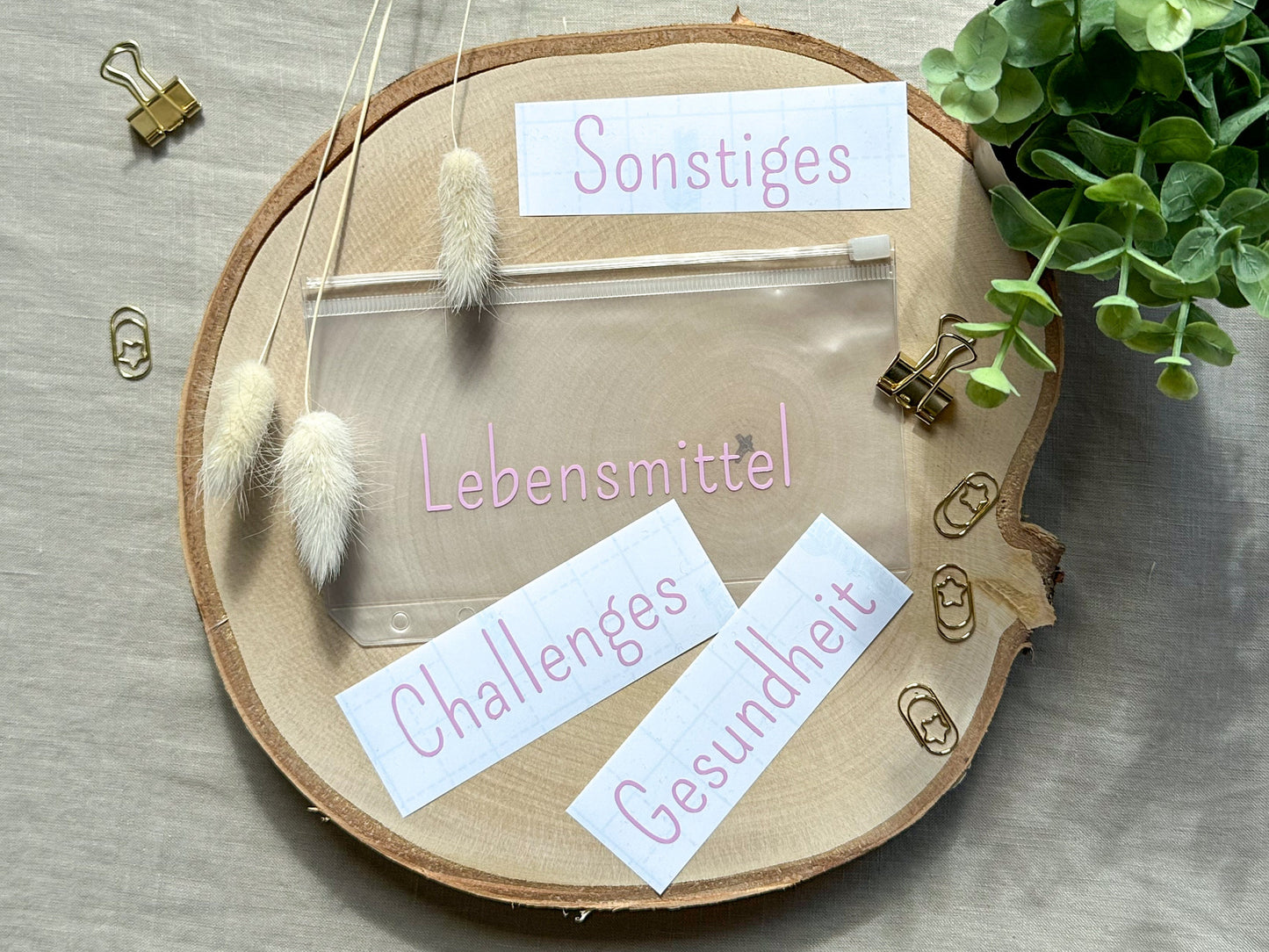Fliederfarbener Vinylaufkleber für Budgetumschlag