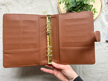 Oopsie Budget Binder A5 in braun mit goldenen Ringen - Budgetbinder - Planer